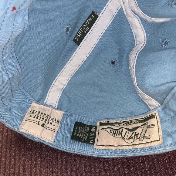 Boston Red Sox Hat - Picture 2 of 3